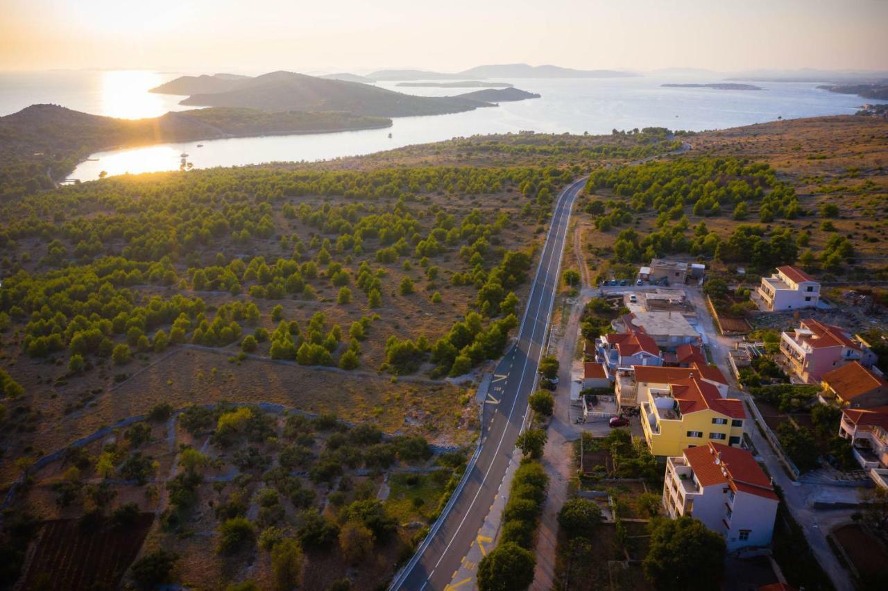 Apartmani Bare I Danica Grebaštica Exterior foto