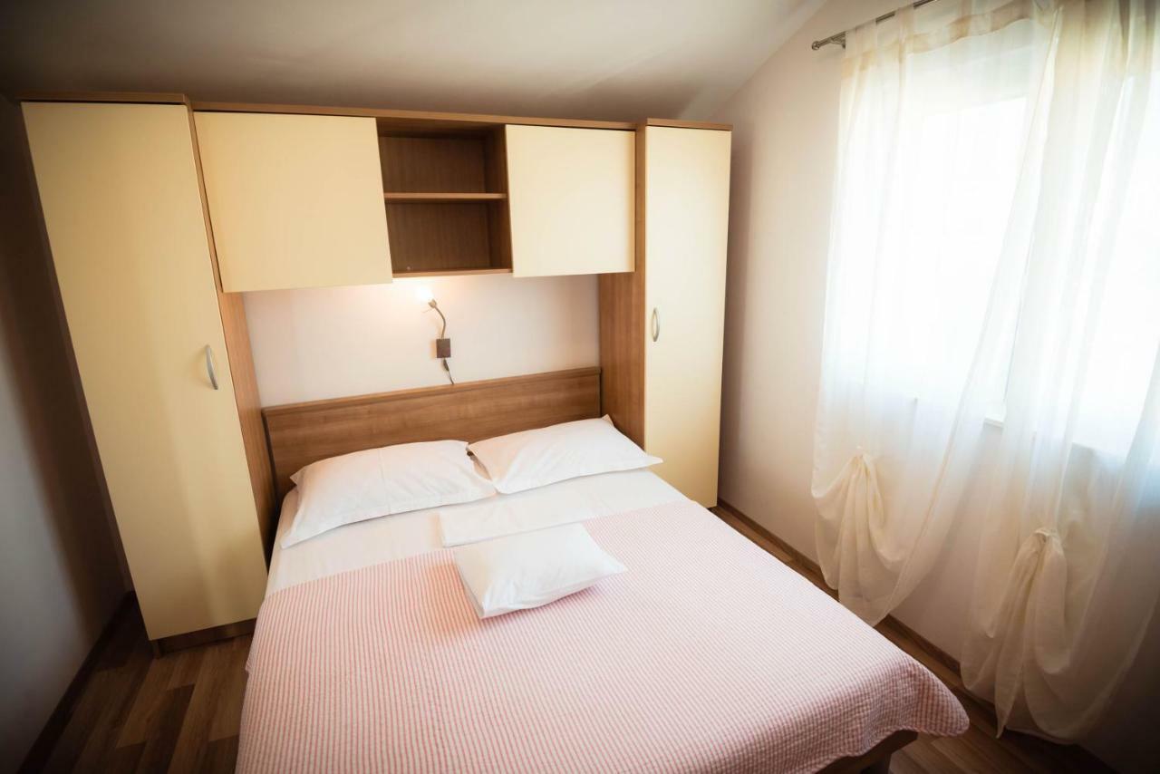 Apartmani Bare I Danica Grebaštica Exterior foto