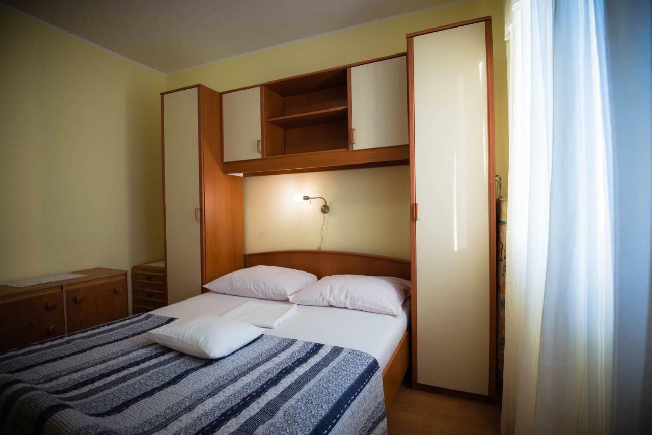 Apartmani Bare I Danica Grebaštica Exterior foto